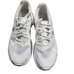 On Cloudpulse training white and frost colorway women's sneakers size 10